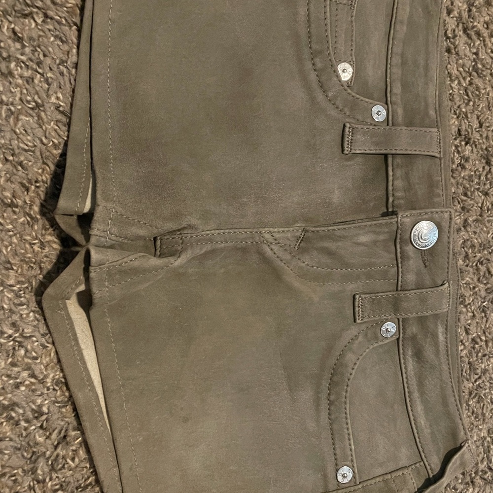 True Religion NWOT Lamb Leather shorts. Size 26